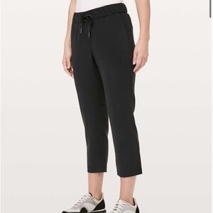 Lululemon On The Fly Crop Woven 23" Black Size 6